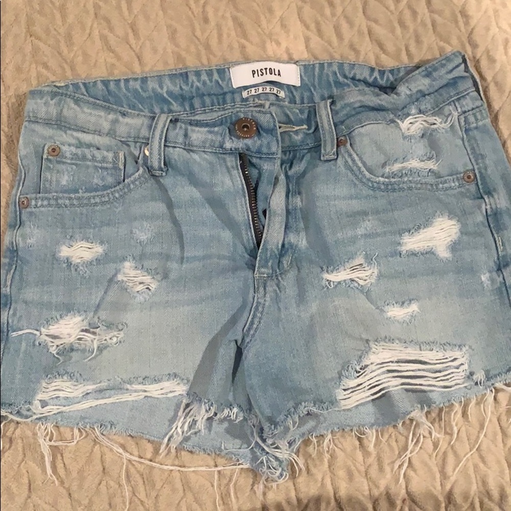 Women’s jean short size 27